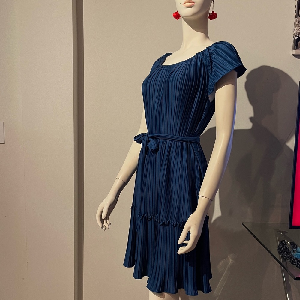 DKNY 
Pleated Tie-Waist Dress/ DKNY Navy Pleated Dress 10